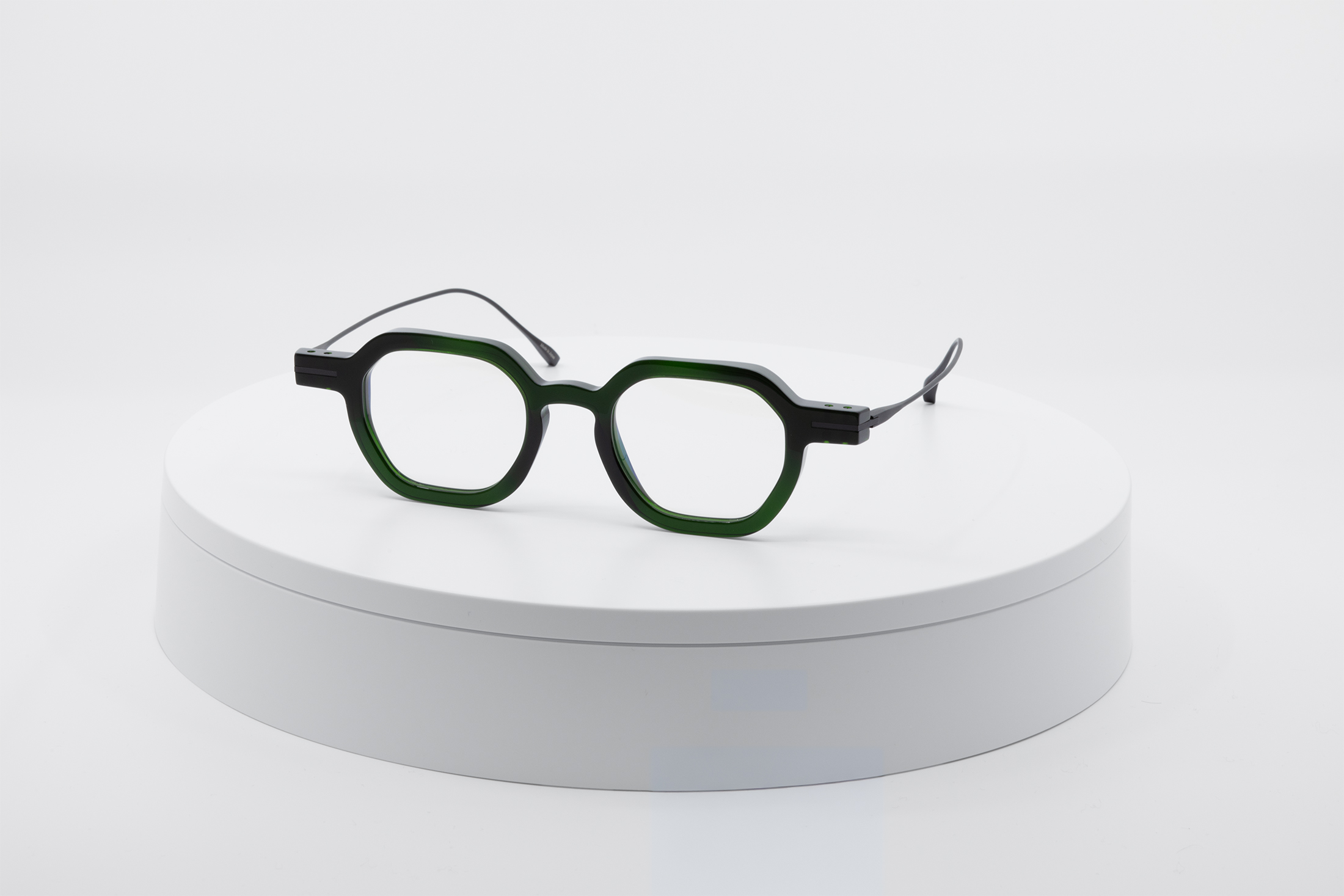 Jun·42 — White-Gold Unfinished angled